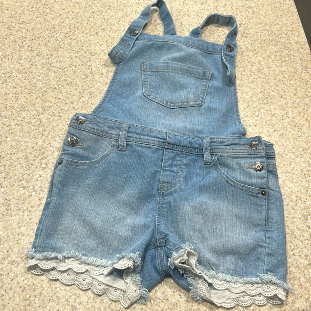 Cat & Jack medium 7/8 lace trimmed overalls